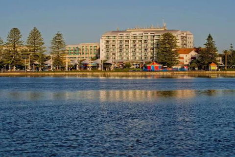 A-The Entrance Private Water Front 1 Bedroom Appartment At The Oaks - Foster Accommodation 1