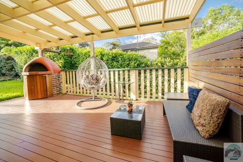 Aircabin - Beecroft - Sydney - 3 Bed Holiday House - Foster Accommodation 0