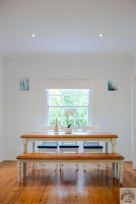 Aircabin - Beecroft - Sydney - 3 Bed Holiday House - Foster Accommodation 3