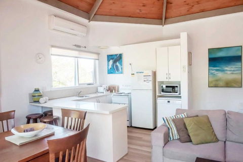 Aireys Inlet Getaway - Foster Accommodation 2