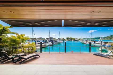 Airlie Beach Marina-Front Luxury At 10 The Cove - Foster Accommodation 1