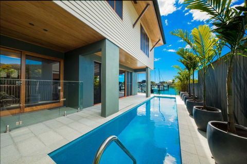 Airlie Beach Marina-Front Luxury At 10 The Cove - Foster Accommodation 2