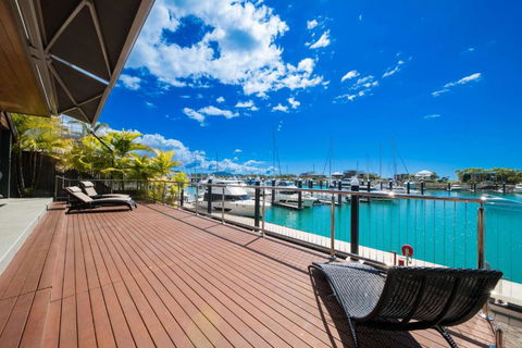 Airlie Beach Marina-Front Luxury At 10 The Cove - Foster Accommodation 4