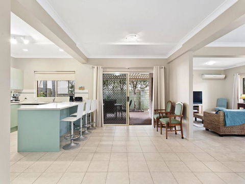 Ajax Avenue 6 - Foster Accommodation 2