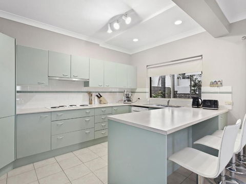 Ajax Avenue 6 - Foster Accommodation 3