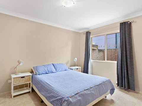Ajax Avenue 6 - Foster Accommodation 4