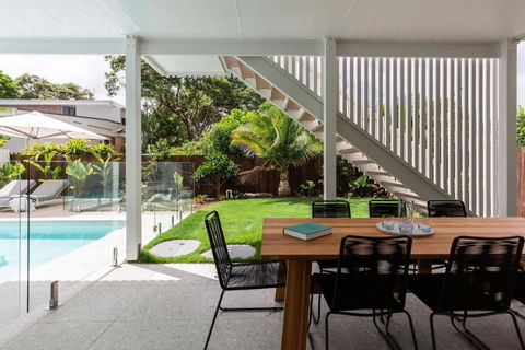 AL Sole - 4 Bedrooms - Pool - Location - Foster Accommodation 2
