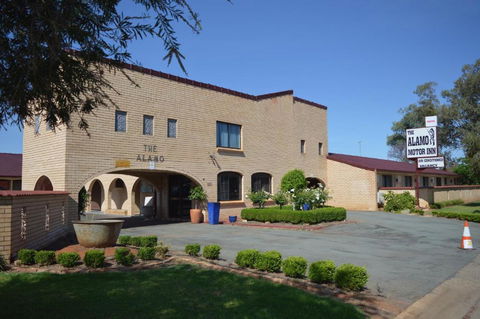 Alamo Motor Inn - Foster Accommodation 0