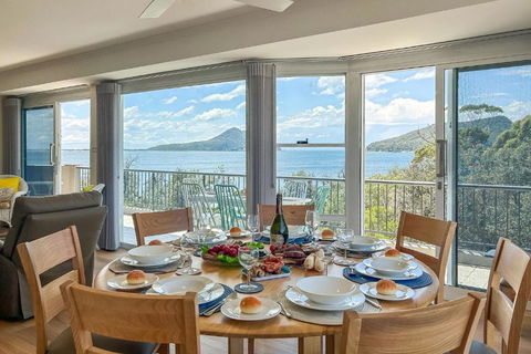 Albacore 7 Waterfront Unit - Foster Accommodation 0