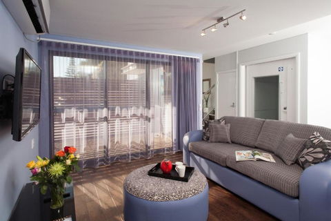 Albany Waves - Foster Accommodation 3