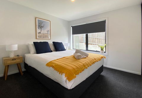Albatross Rise - Modern Family Home - Foster Accommodation 0