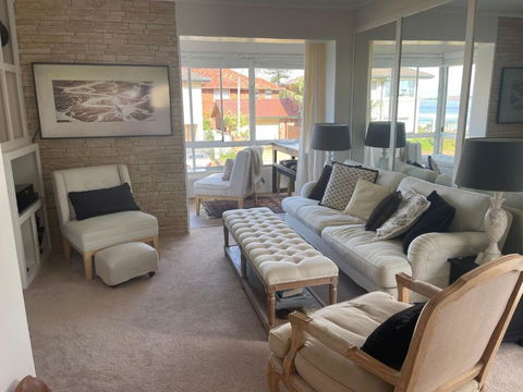 Albemarle On The Beach - Foster Accommodation 1