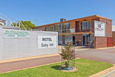 Albion Motel Finley - Foster Accommodation 4