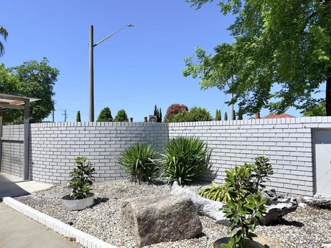 Albury Garden Court Motel - Foster Accommodation 1