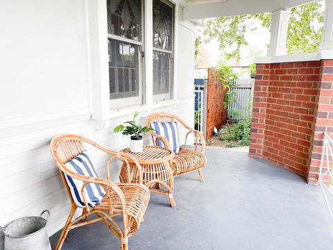 Albury Street Hideaway - Foster Accommodation 4