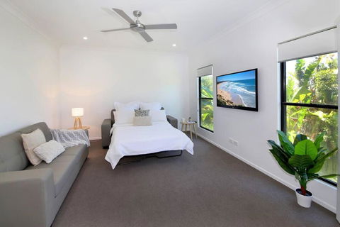 Alex Heads Beach Haven - Foster Accommodation 3