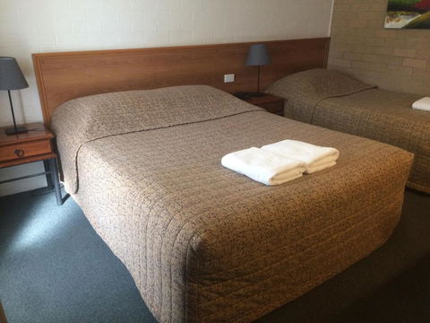 Alexander Motor Inn - Foster Accommodation 0