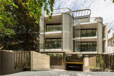 Alexandra Elegance - Riverside Living In Style - Foster Accommodation 4
