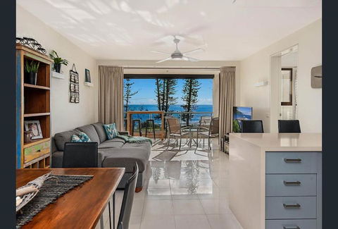 Alexandra Headland Beach - Stunning Views ZF9 - Foster Accommodation 2