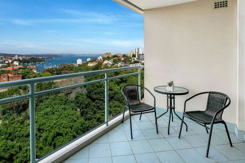 ALF49-Huge 2BR Penthouse Style, Great Water Views - Foster Accommodation 0