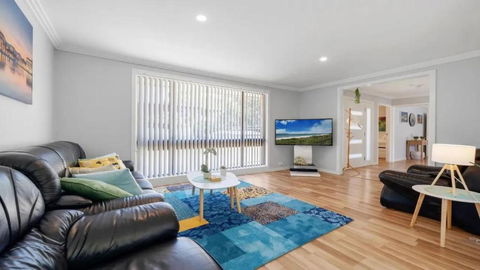 Alka Beach House - Foster Accommodation 3