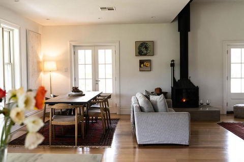 Alkina Old Quarter Luxury Accommodation - Foster Accommodation 1