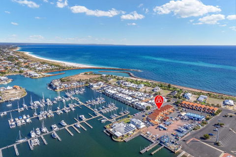 All Decked Out, Geographe Marina - Foster Accommodation 2
