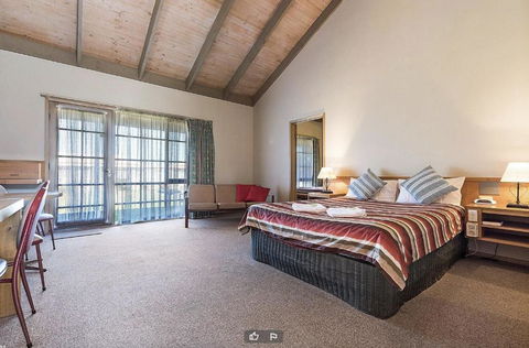 All Rivers Accommodation - Foster Accommodation 4