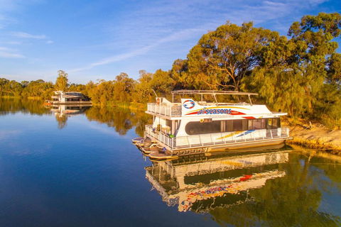 All Seasons Houseboats - Foster Accommodation 2