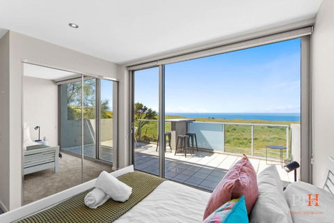 All The Views 2 Bedroom App San Remo - Foster Accommodation 0
