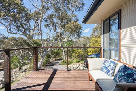 Alleura House Serene Bushland 4BR Families Groups - Foster Accommodation 3