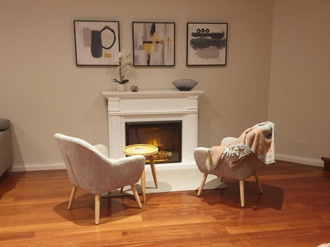 Alleura House Serene Bushland 4BR Families Groups - Foster Accommodation 1