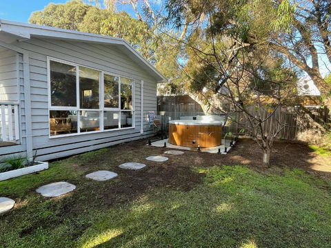 Allure Beach House Rye - Something For Everyone! - Foster Accommodation 2