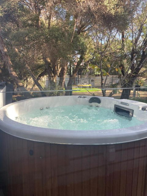 Allure Beach House Rye - Something For Everyone! - Foster Accommodation 0