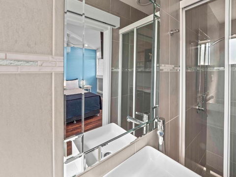 Almare Tourist Motel - Foster Accommodation 2