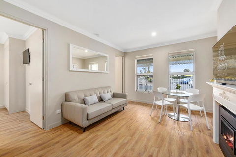 Aloha Central Luxury Accommodation - Foster Accommodation 3