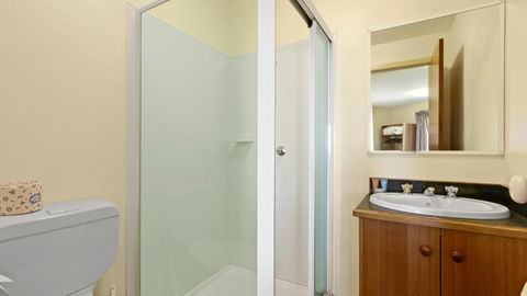 Alpine Heights 18 - Foster Accommodation 2