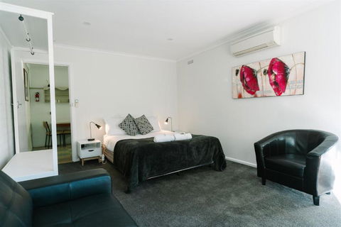 Alpine Riverside Cottages - Foster Accommodation 2