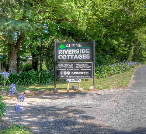 Alpine Riverside Cottages - Foster Accommodation 0