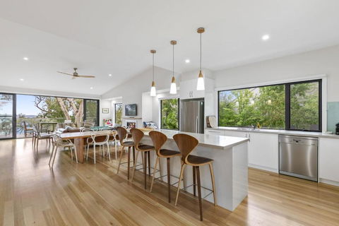 Alto Vista - Foster Accommodation 1