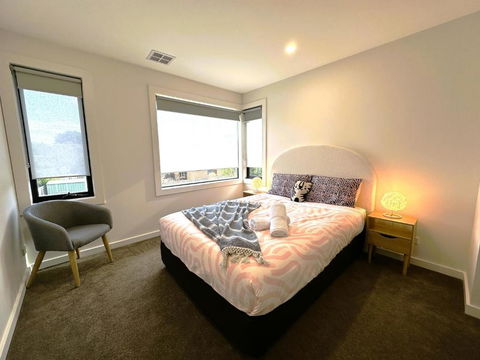 Altona Entire 3 Bedrooms House - Foster Accommodation 3
