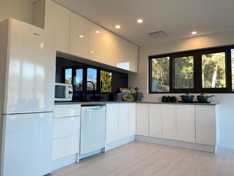 Altura Apartment Bright - Foster Accommodation 3