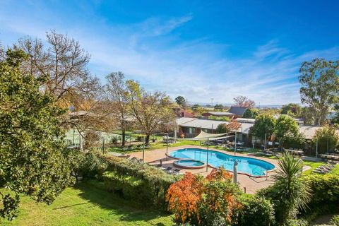 Alzburg Resort - Foster Accommodation 3