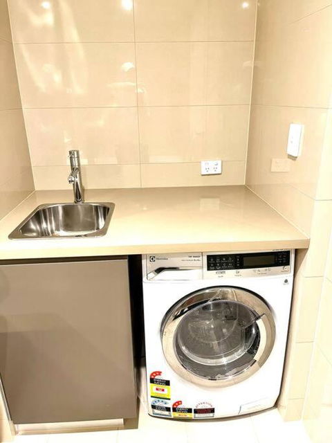 Amazing 2 Bed 2 Bed Bath Parking - Foster Accommodation 4