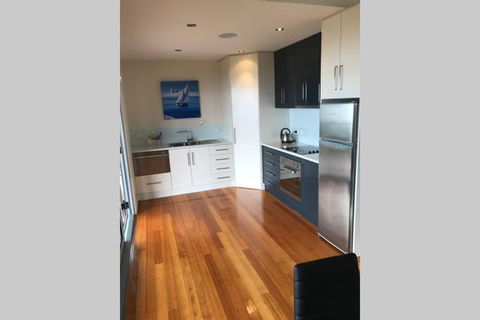 Amazing Ansons Bay Absolute Waterfront Beach House - Foster Accommodation 2