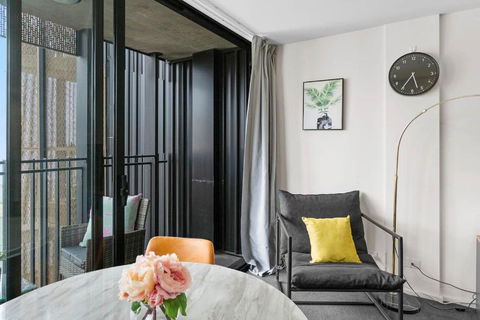Amazing CBD 2BR Apt - Walkable & Wi-Fi & Charm - Foster Accommodation 2