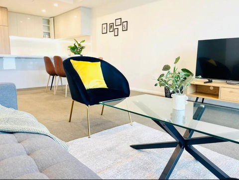 Amazing City View 2 Bedroom Condo 1 Min Station - Foster Accommodation 3