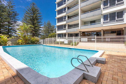 Ambassador Beachfront Apartments - Hosted By Burleigh Letting - Foster Accommodation 1