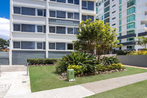Ambassador Beachfront Apartments - Hosted By Burleigh Letting - Foster Accommodation 0