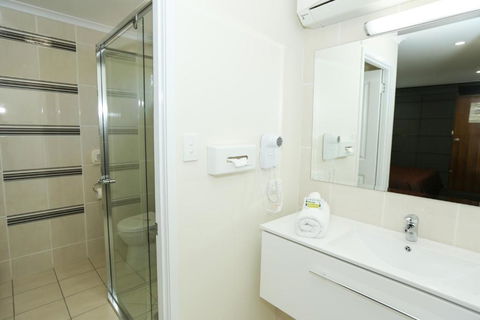 Amber Lodge Motel - Foster Accommodation 4